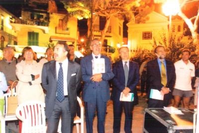 Zagami, Maiorino e Marchetti Tricamo cantano l'Inno nazionale durante la presentazione del libro 'Viva l'Italia, Viva la Repubblica'