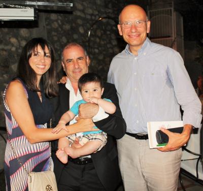 Enrico Letta con il sindaco di Positano, Michele De Lucia, e sua moglie